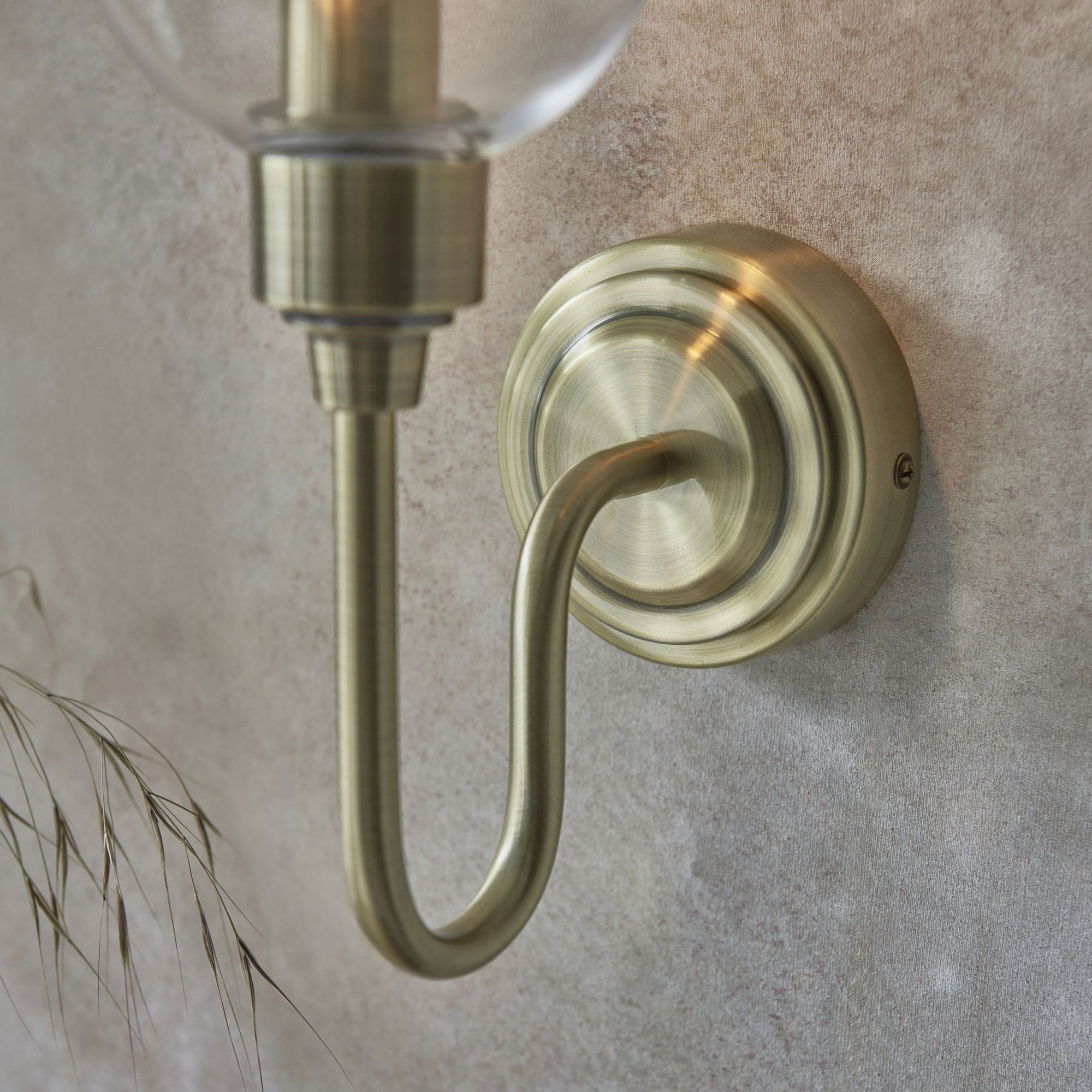 Aurelis – Antique Brass Metal Wall Light