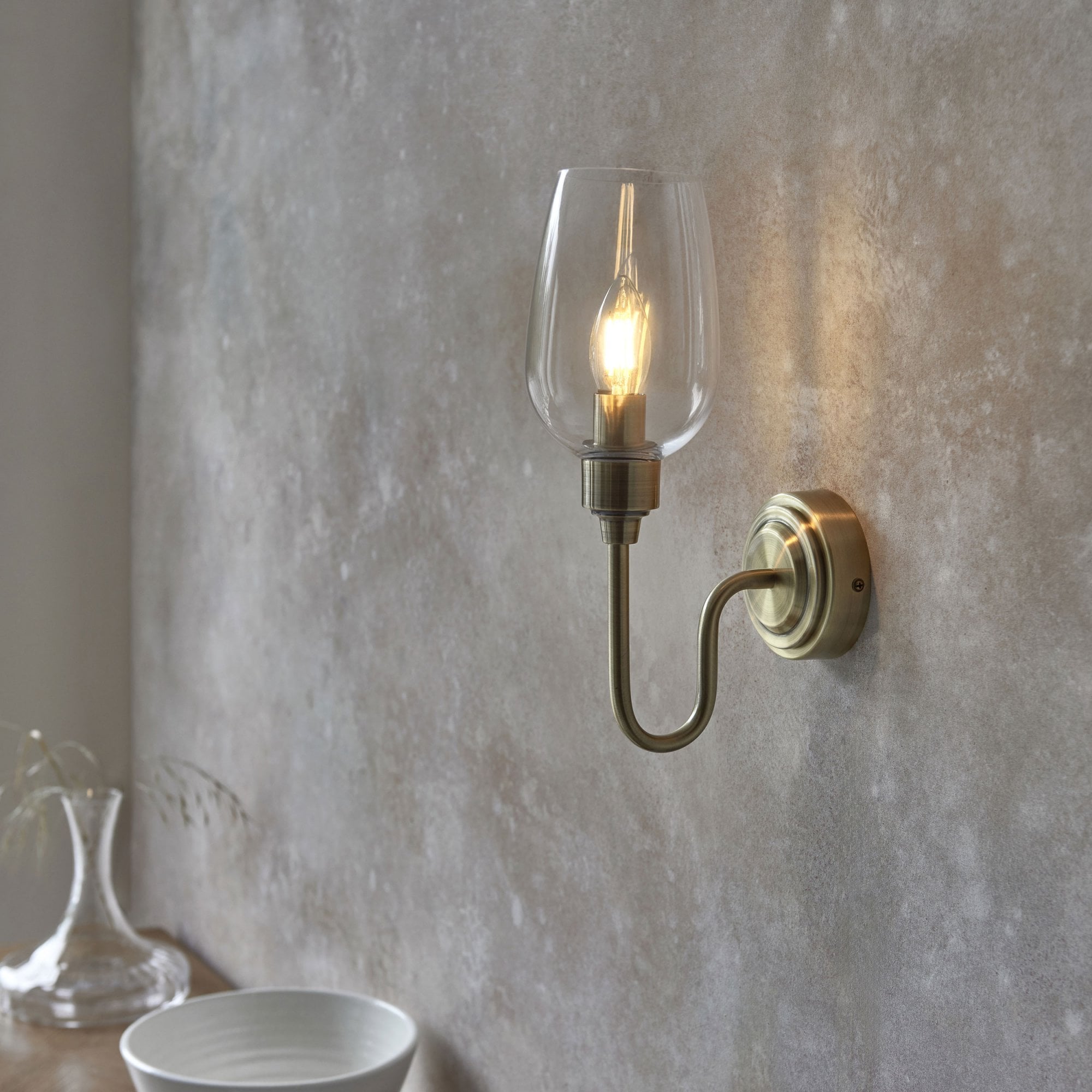 Aurelis – Antique Brass Metal Wall Light