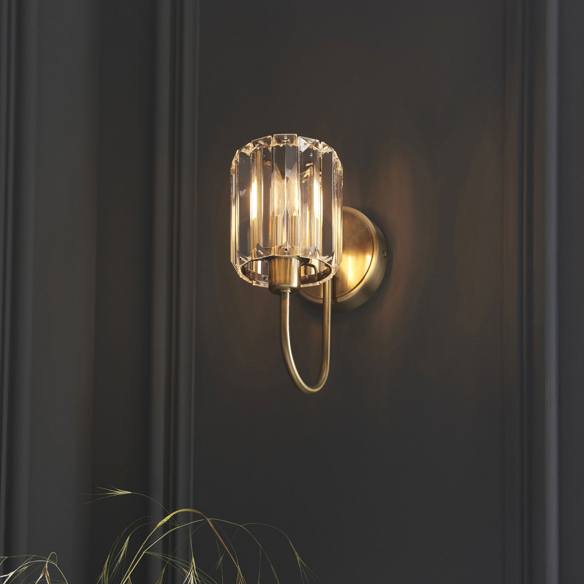 Aurelis – Brass Wall Light with Faceted Glass Shade