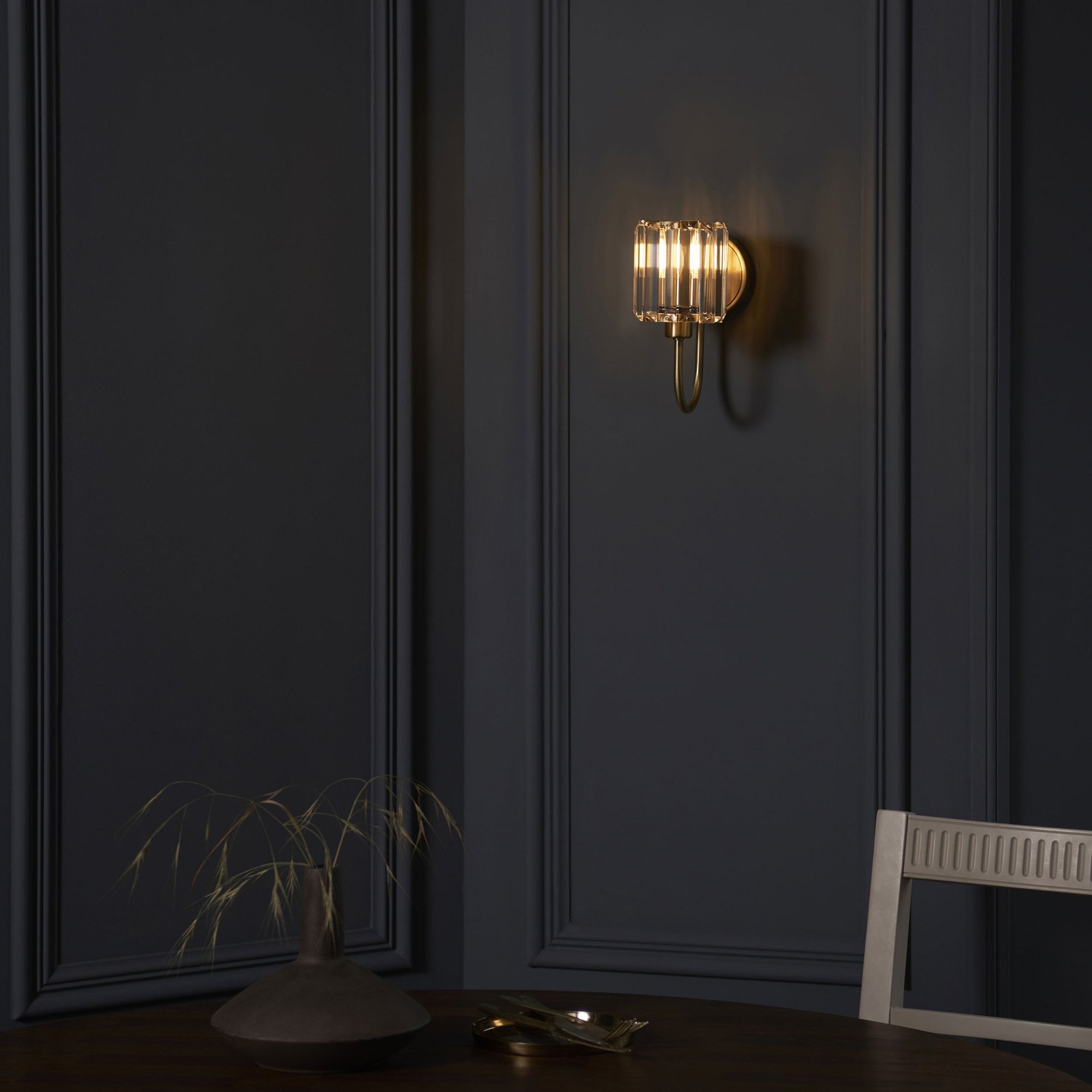 Aurelis – Brass Wall Light with Faceted Glass Shade