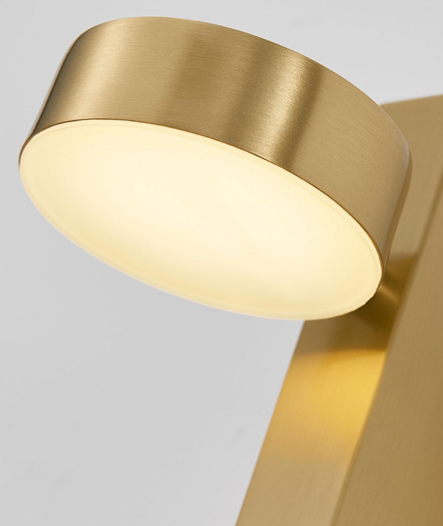 Aurelis – Dimmable Iron Wall Lamp