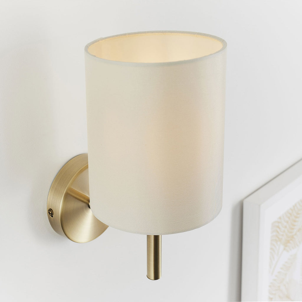 Elyndra – Antique Brass Wall Light