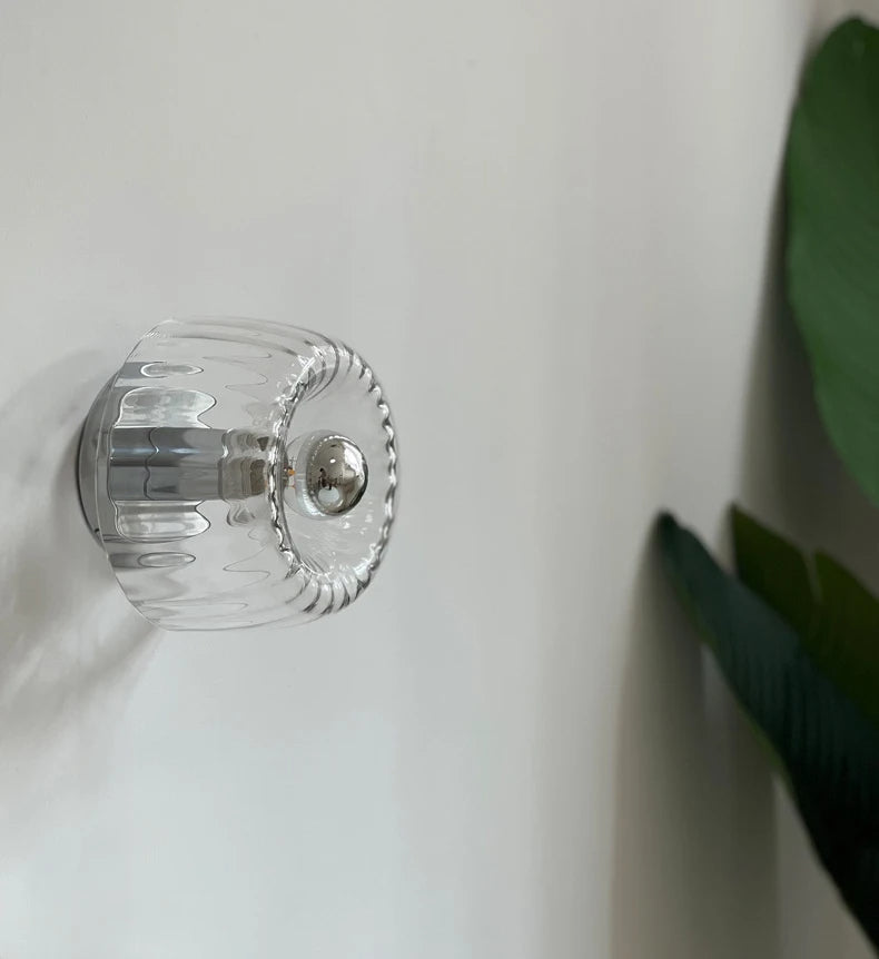 Solvane – Metal Wall Light with Ribbed Glass Diffuser