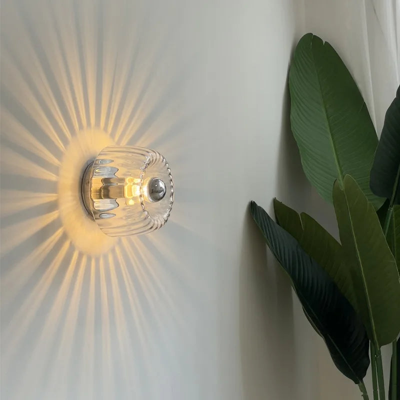 Solvane – Metal Wall Light with Ribbed Glass Diffuser