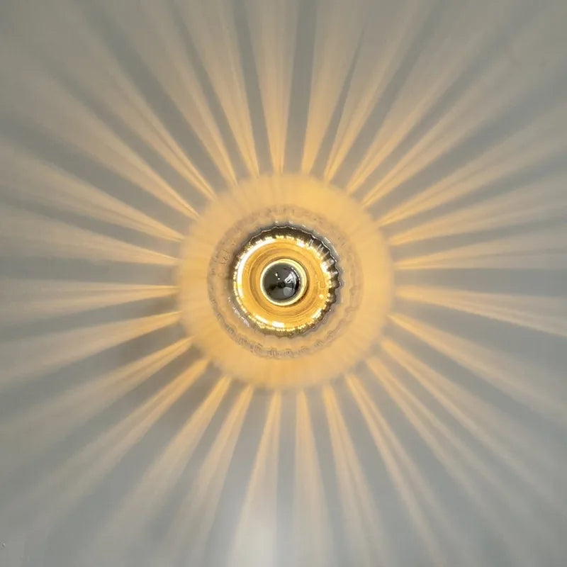 Solvane – Metal Wall Light with Ribbed Glass Diffuser