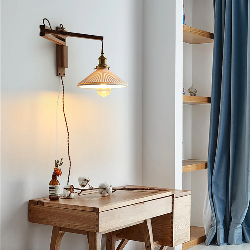 Sylva – Adjustable Wood Wall Lamp