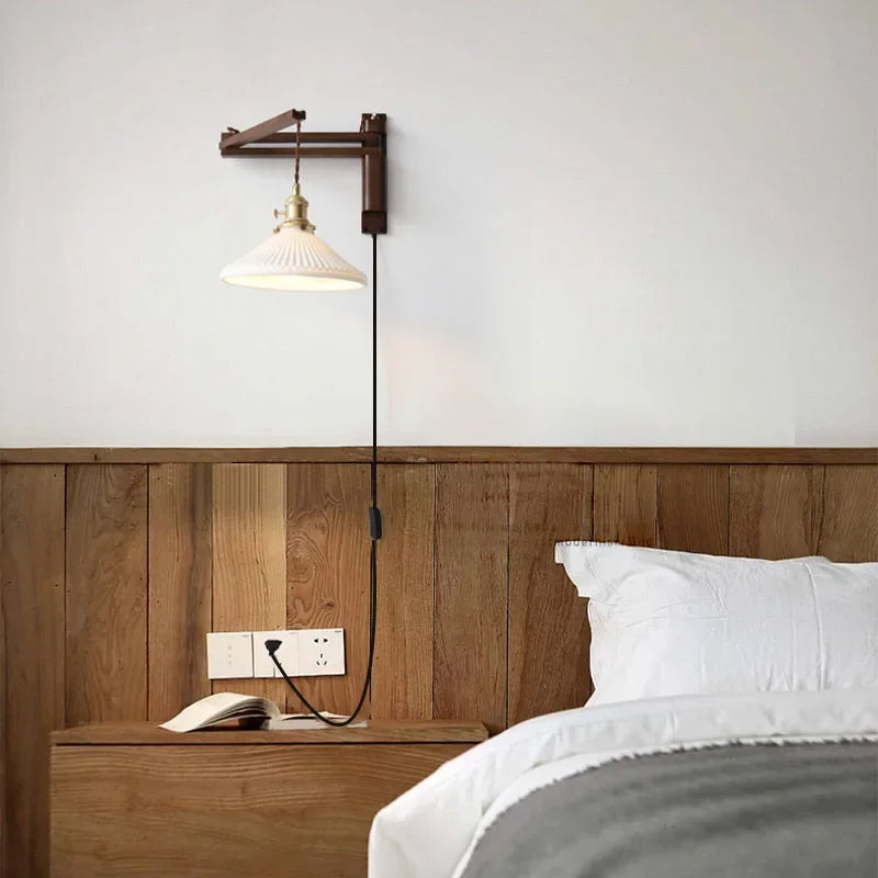 Sylva – Adjustable Wood Wall Lamp