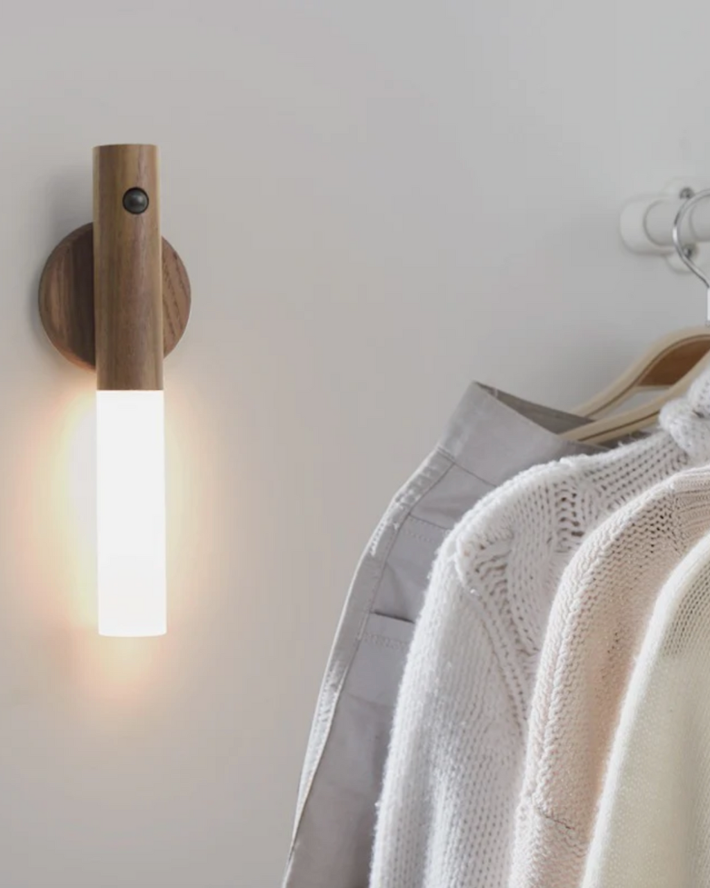 Sylvara – Rechargeable Wood Motion-Activated Wall Sconce