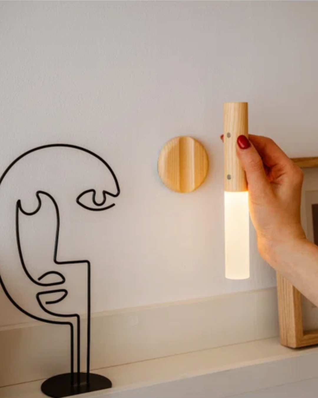 Sylvara – Rechargeable Wood Motion-Activated Wall Sconce