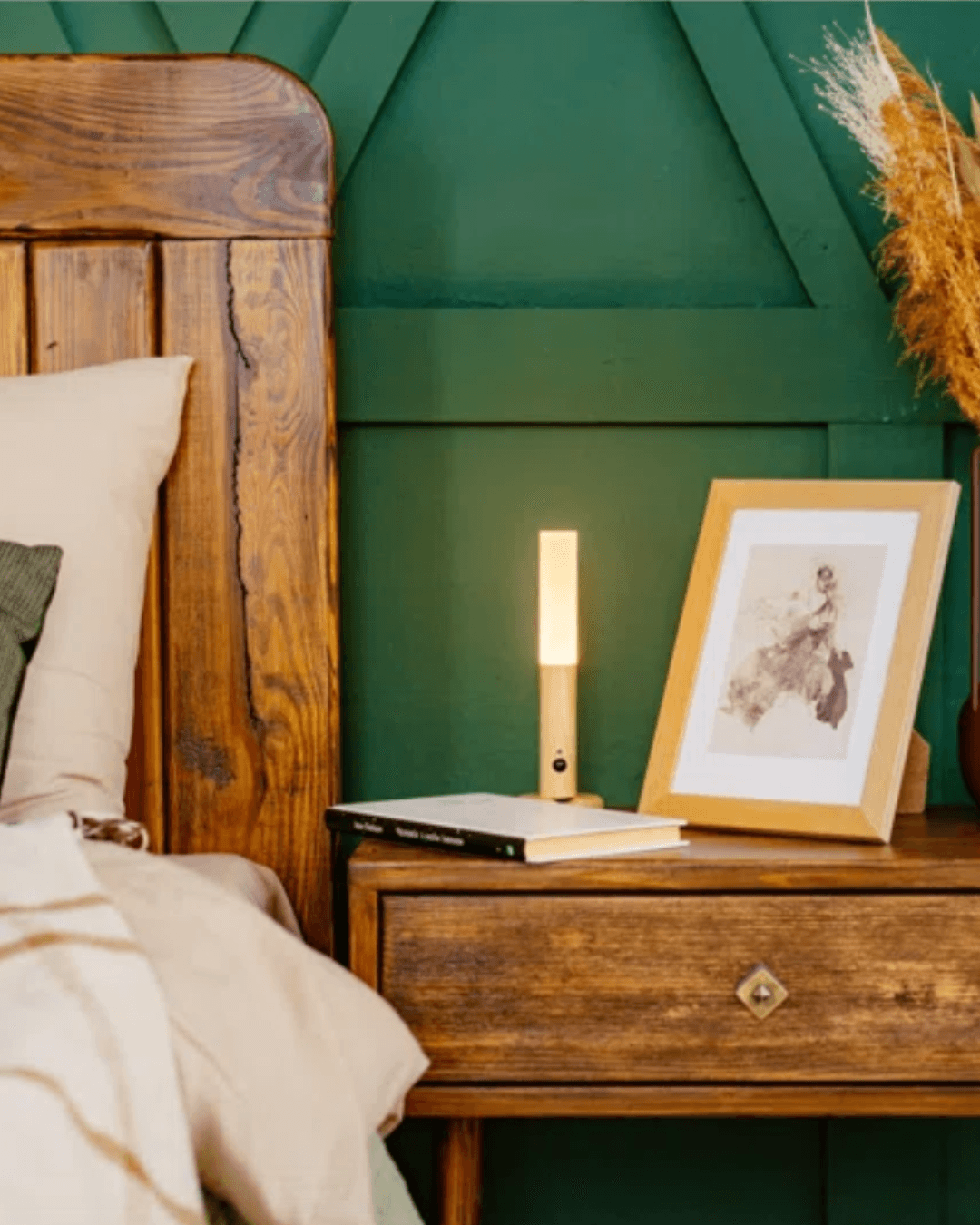 Sylvara – Rechargeable Wood Motion-Activated Wall Sconce
