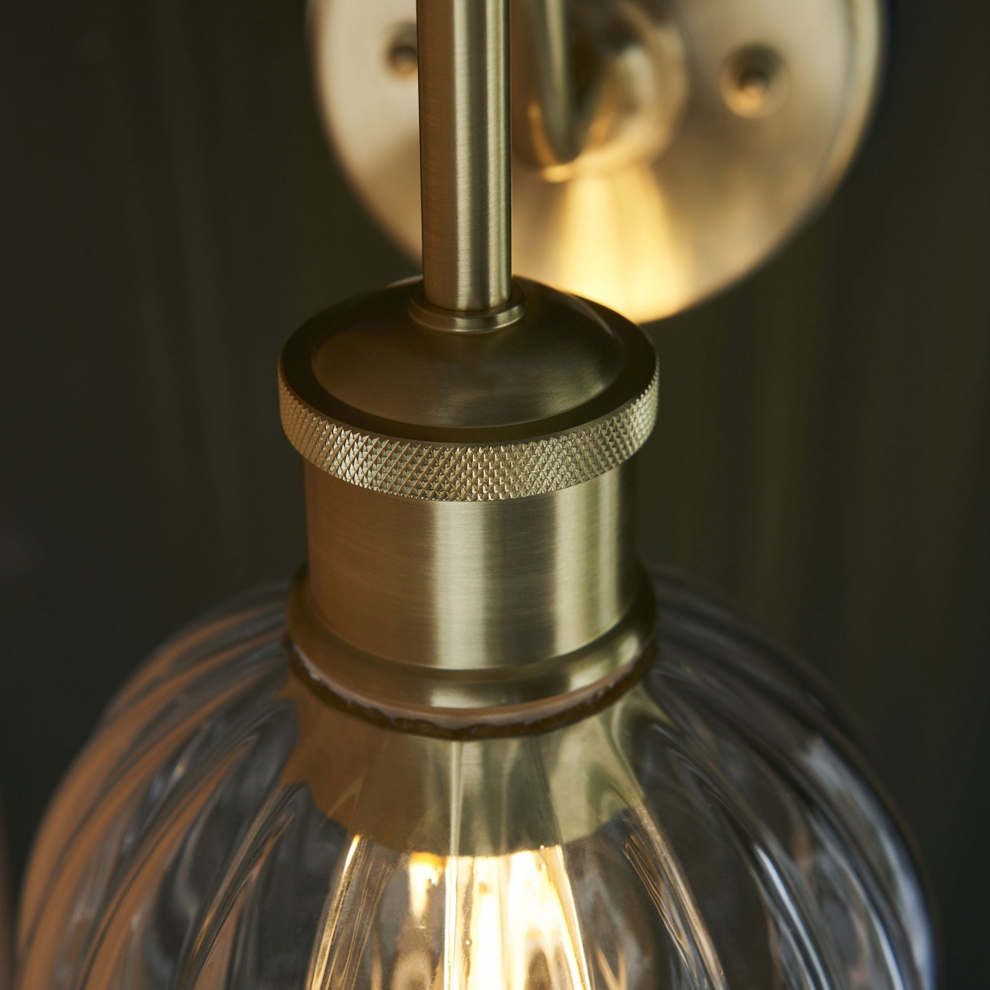 Virello – Satin Brass Wall Light with Ribbed Glass Shade