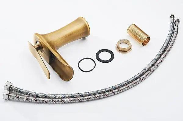 Zephyra – Brass Single Handle Bathroom Faucet