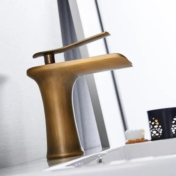 Zephyra – Brass Single Handle Bathroom Faucet